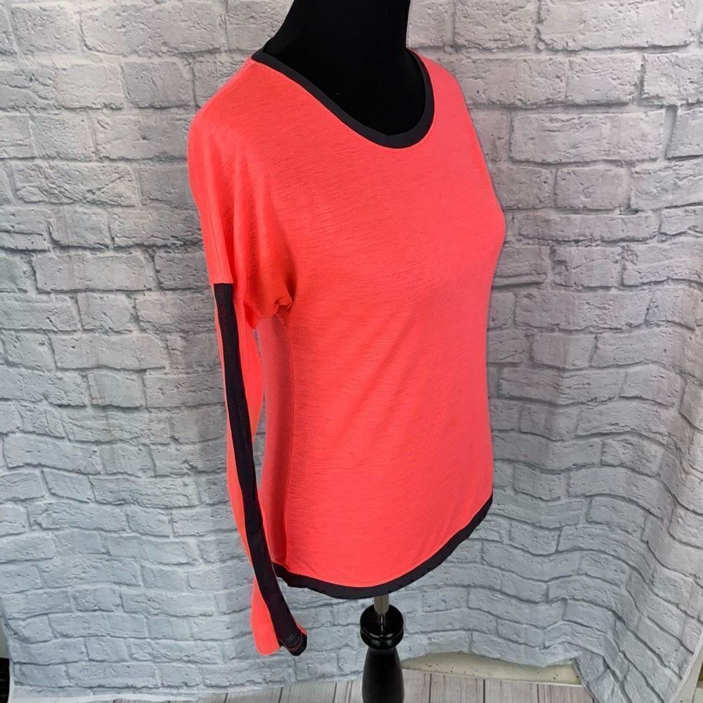 Avia women S Longsleeve Crewneck activewear top w/mesh side sleeves orange/black - Picture 3 of 13